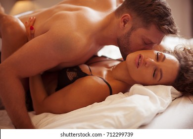 hot couple lovemaking show club hot couple lovemaking