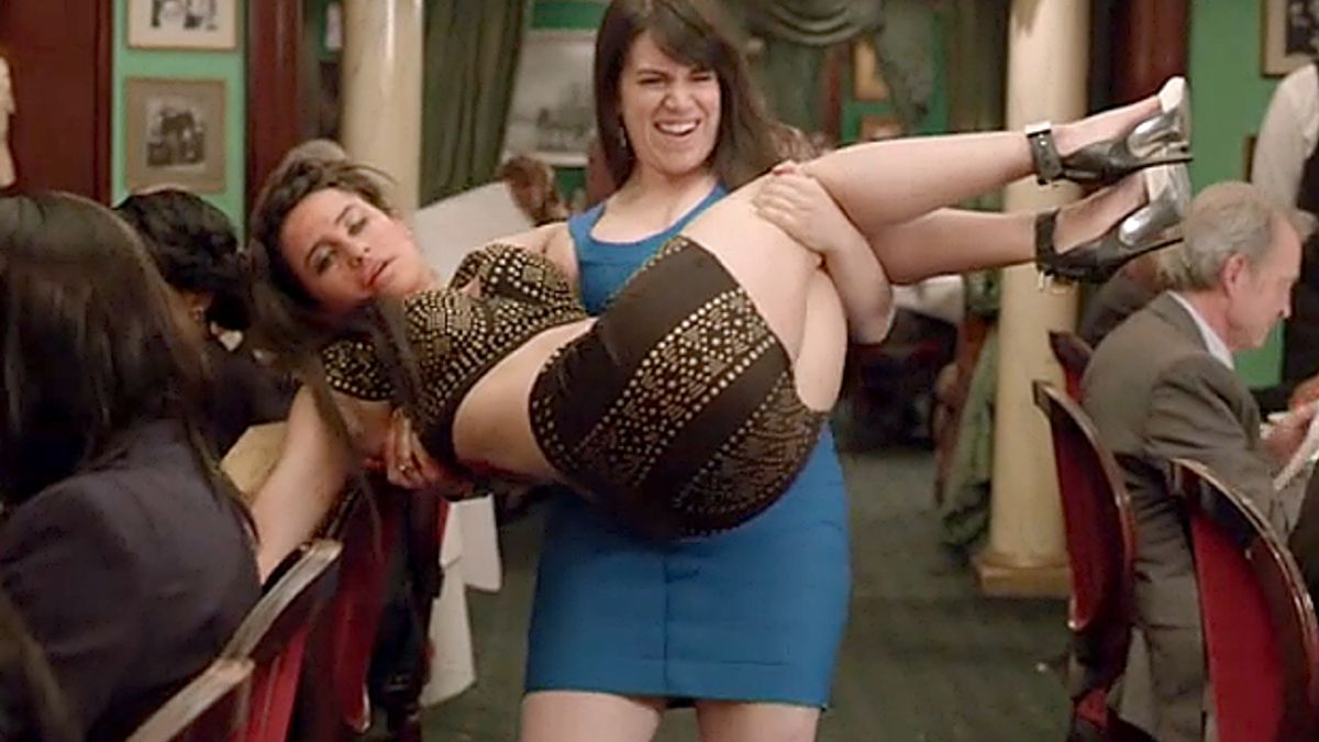 brady mendoza recommends Ilana Glazer Sexy