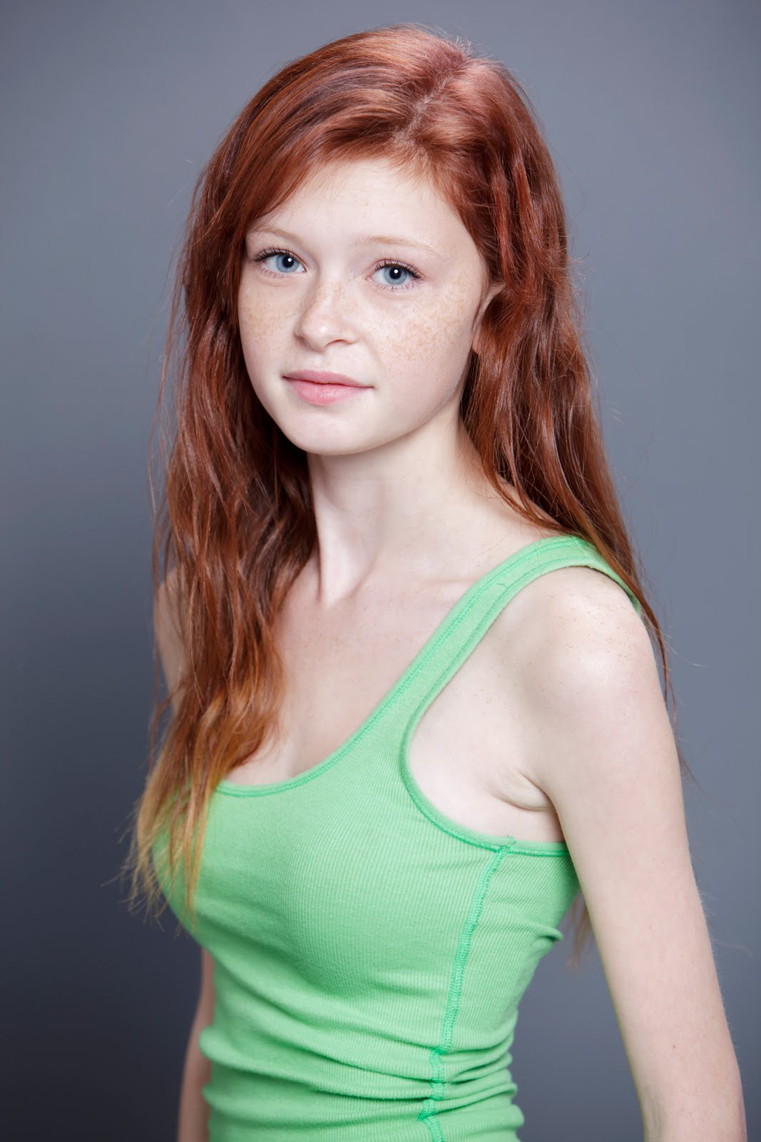 tiny nude girls - curvy dildo erotic oral