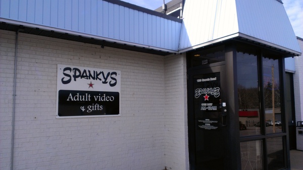 angie long like spankys porn photo allison pilcher recommends spankys porn pic