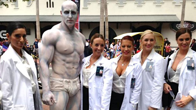 debbie mawer recommends naked at comic con asif moon add naked at comic con photo