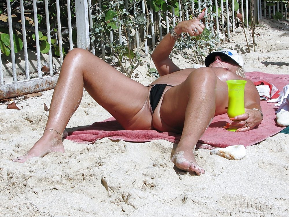 clinton e harris recommends voyeur wives pic