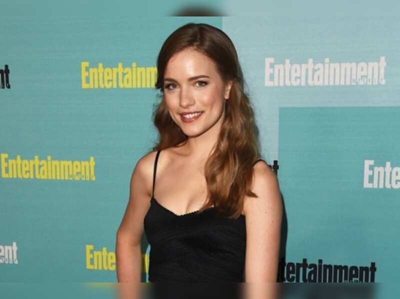 willa fitzgerald naked - mi suegra me coje cory chase hotel