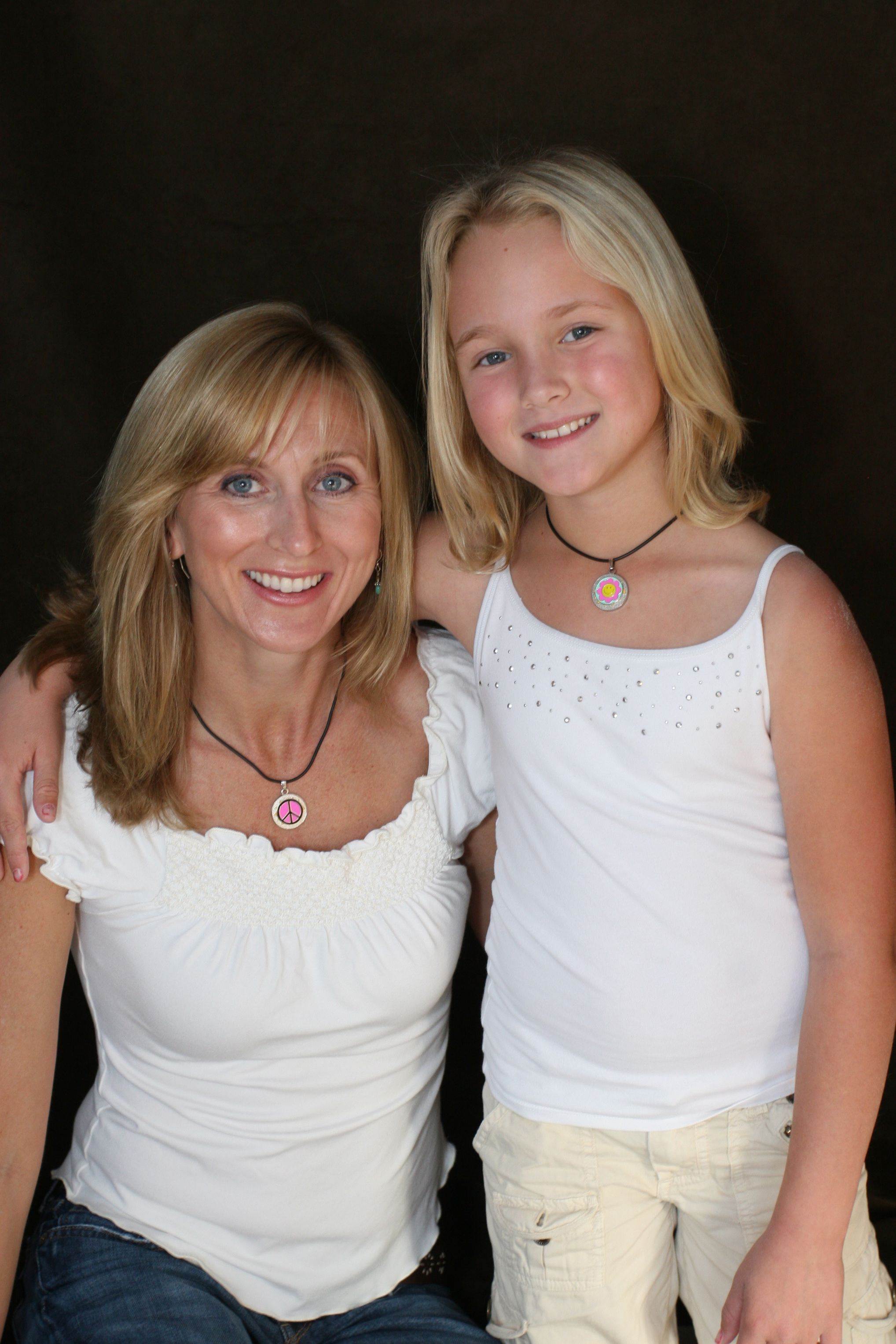 mother daughter thresome - sexual movie clips julie berdu