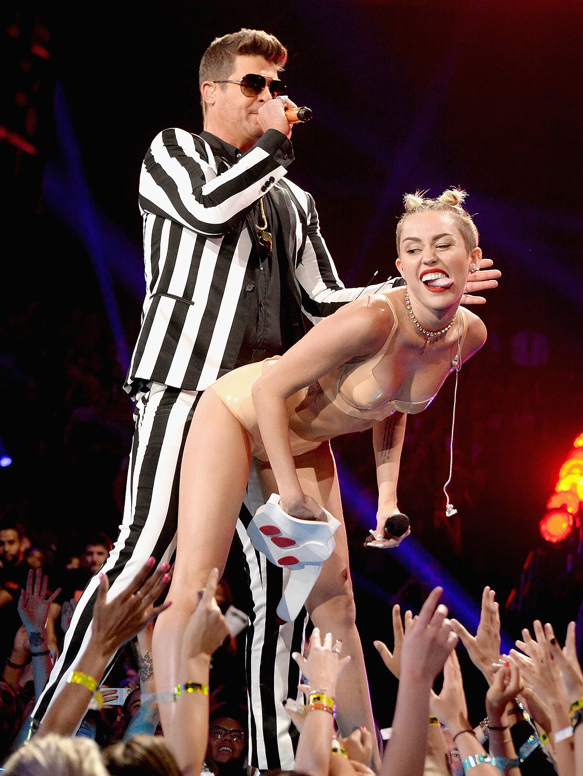 miley cyrus naked on stage compilation insanefear miley cyrus naked on stage