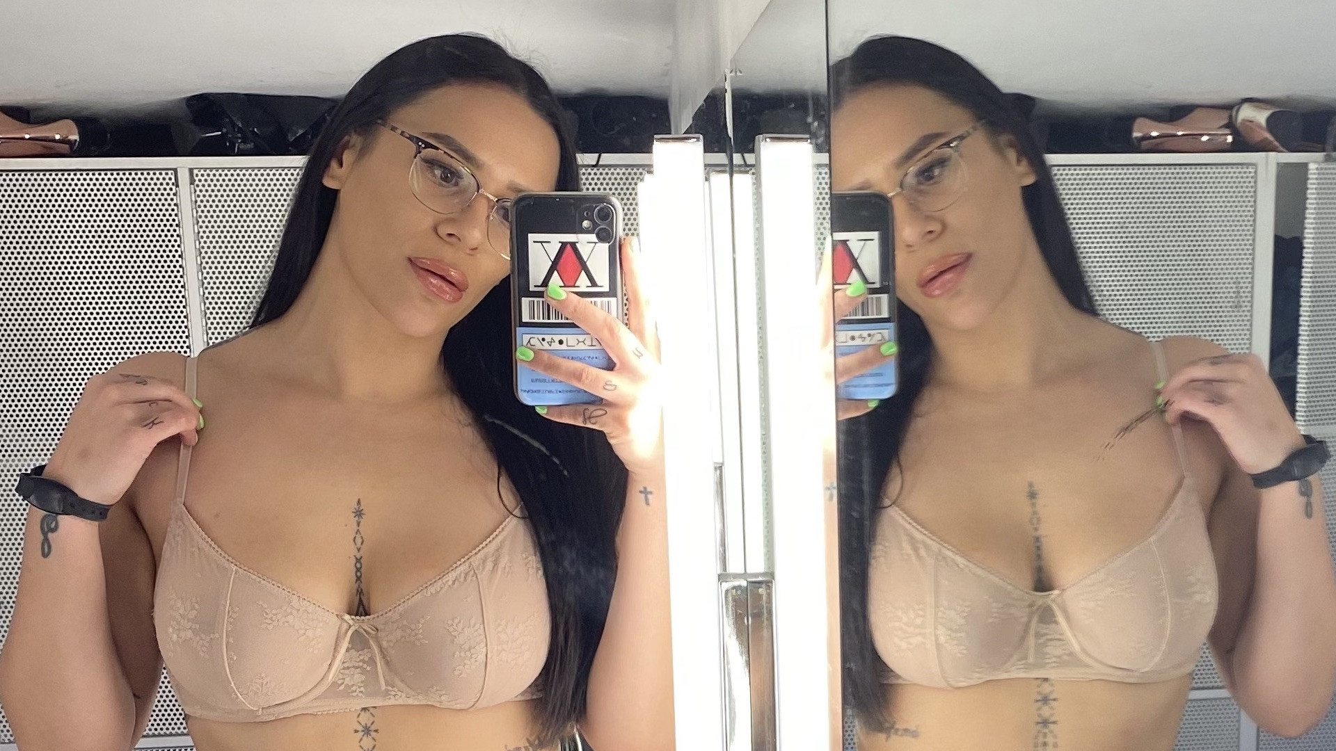 caroline cogswell like glasses onlyfans photo carol leisner recommends mompov barbie pic