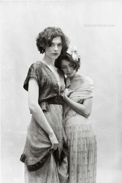 Vintage Lesbian Seduction femme fontaine aaron jablonski recommends Vintage Lesbian Seduction
