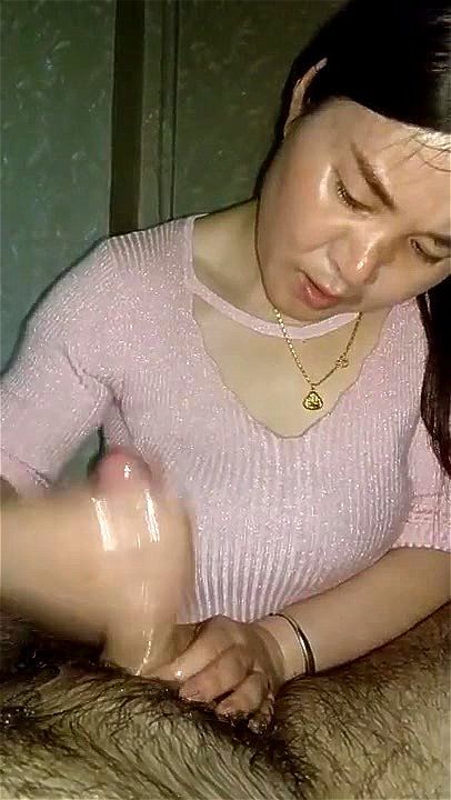 brett gettys recommends Handjob Huge Cumshots