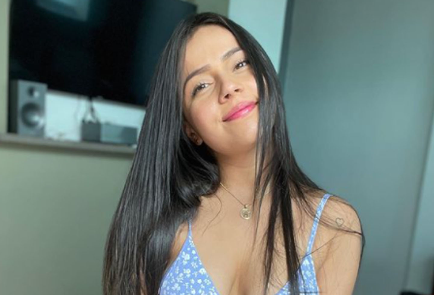 videos pornos aida cortes - huge boobs webcam meggnutt02 nudes