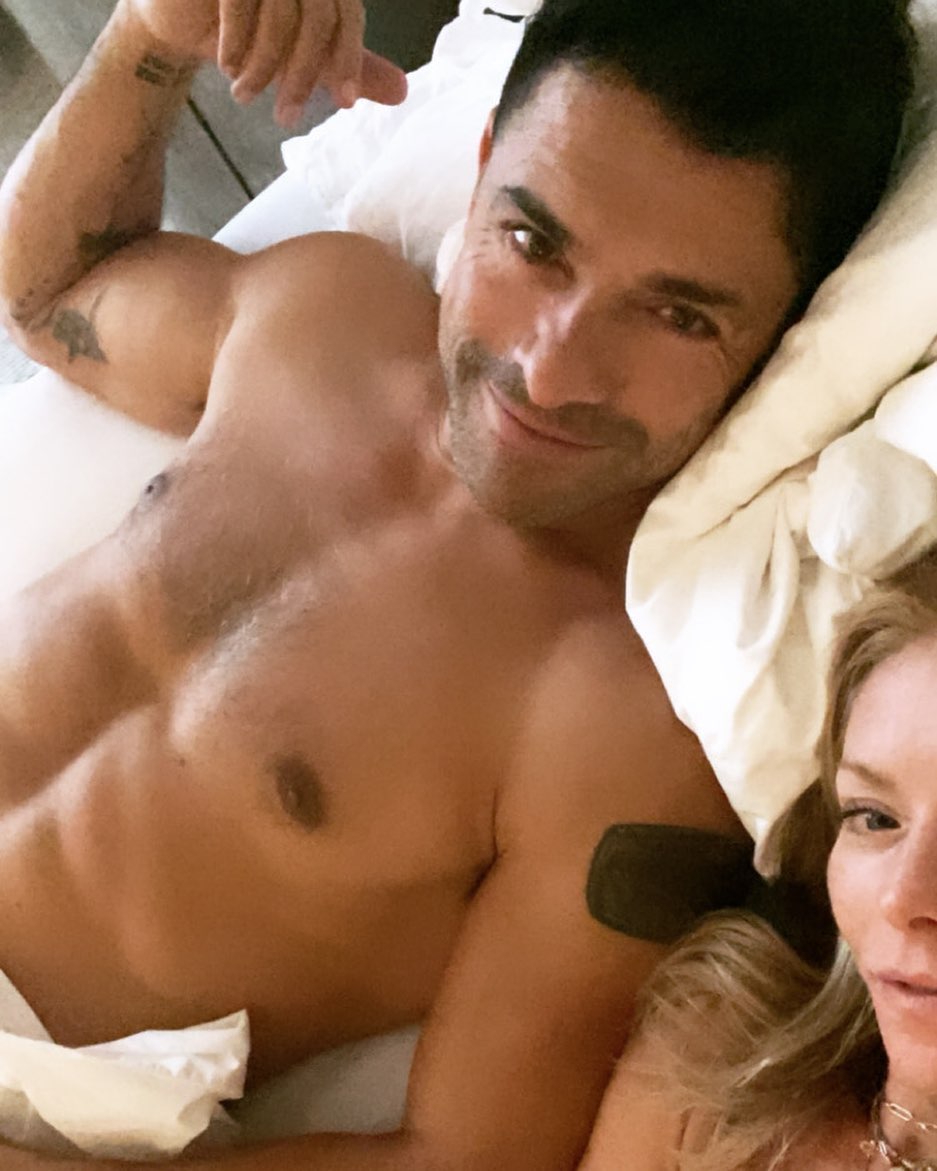 didi wahjudi recommends Kelly Ripa Porn