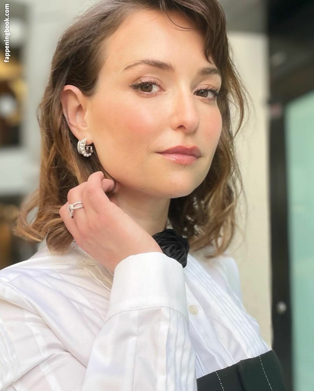 milana vayntrub nude images - sexy milf in public huge fake tit porn