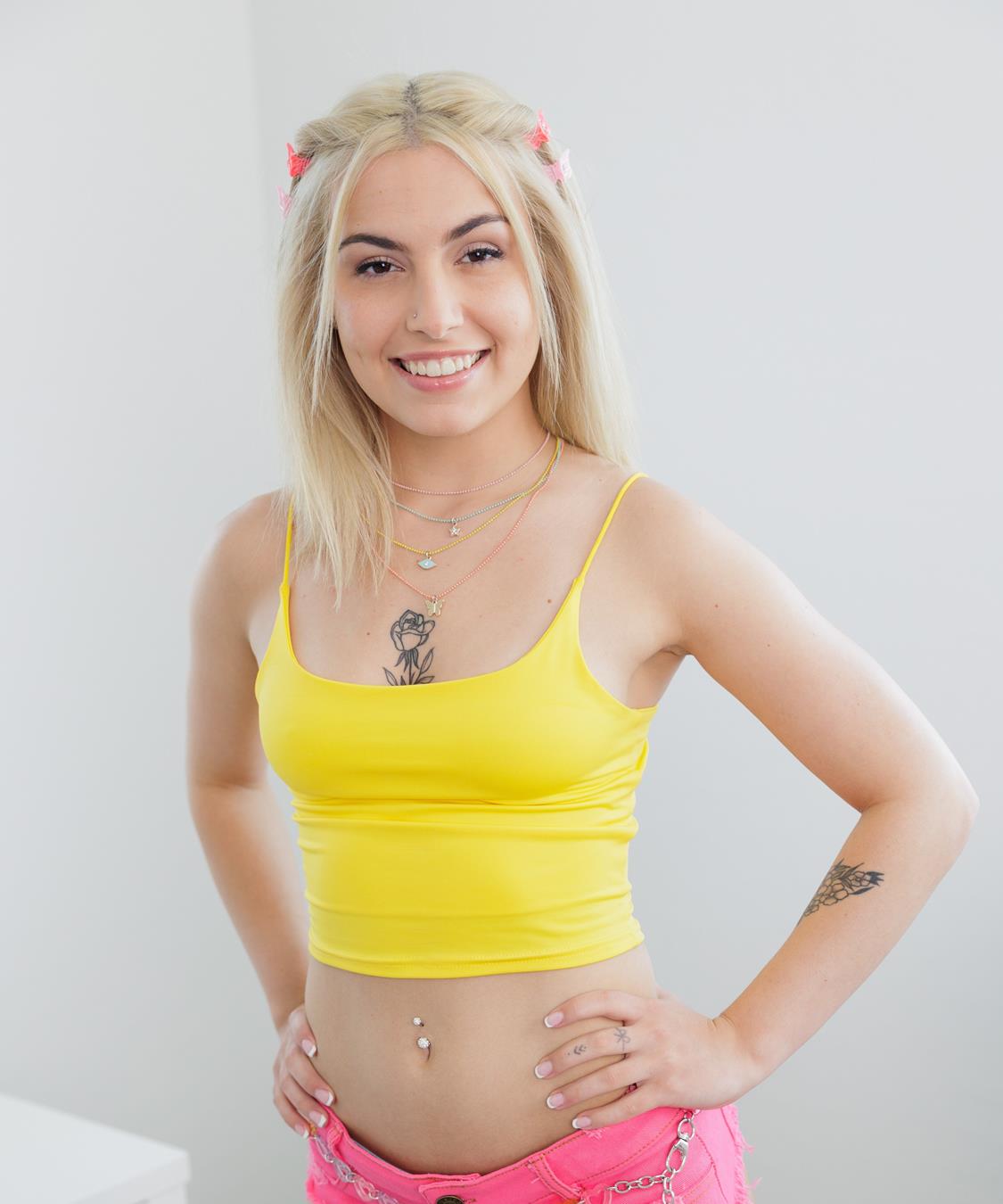 shared accummodation chanel camryn - charlie mac porn star grooby xxx