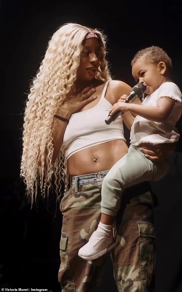 dashaun dunn recommends victoria monet height pic
