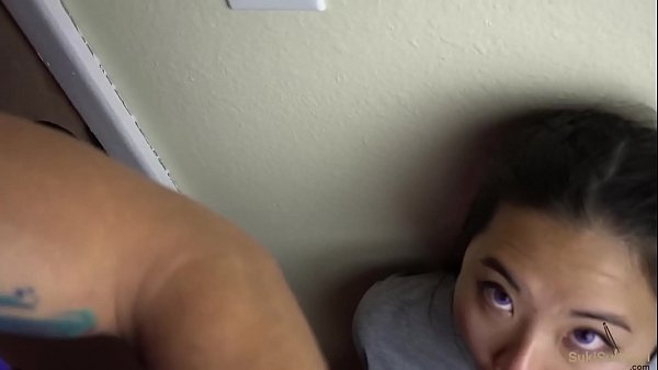Vixen vogel fqzspkji thumb Plump Pussy Mound seduces younger