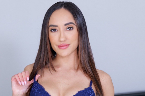 byron malone recommends Chloe Amour Dredd Anal