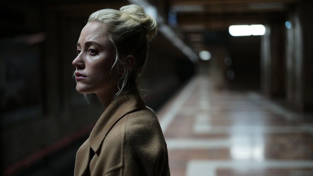 ayman jichi recommends Maika Monroe Nude