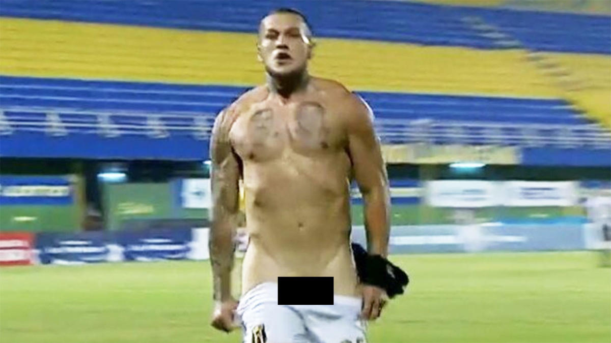 amanda gilder recommends naked football player pic