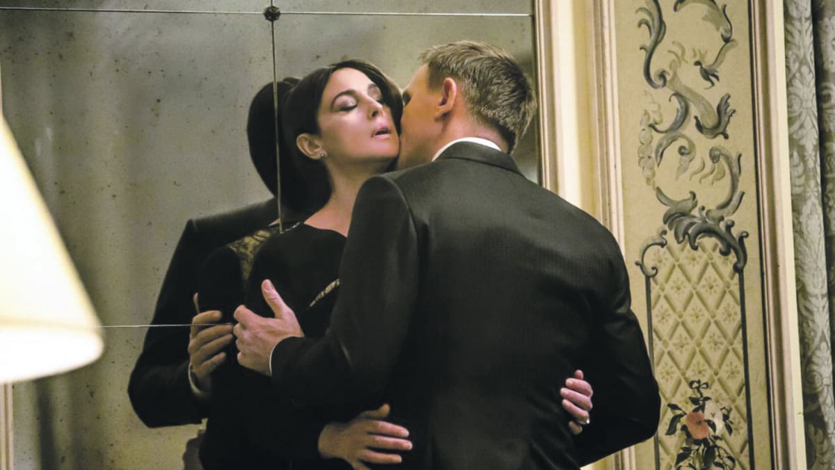buckii jadiya recommends monica bellucci sexiest scenes anica guzman add monica bellucci sexiest scenes photo