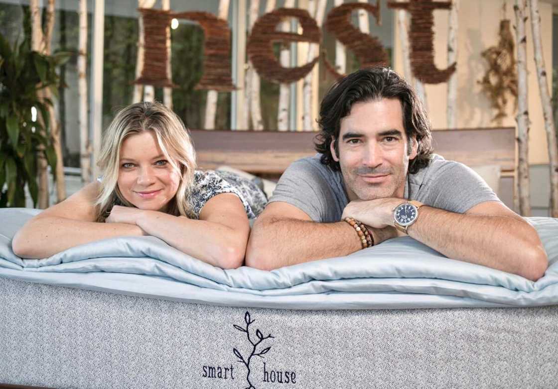 alex goad recommends amy smart height dana mahfouz add amy smart height photo
