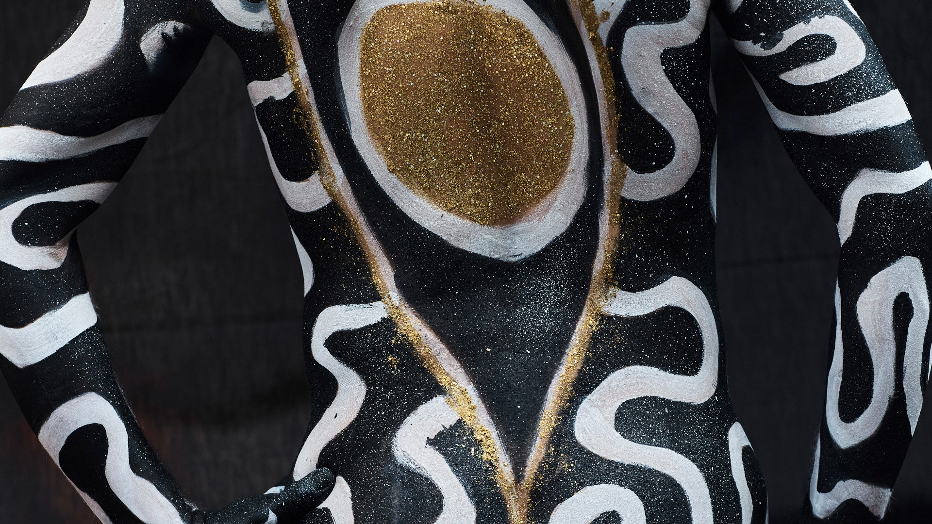 darby b recommends nude body paint festival pic