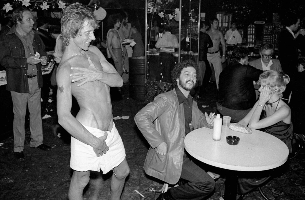 Swinger Club Stories chaet rooms cojocaru constantin recommends Swinger Club Stories