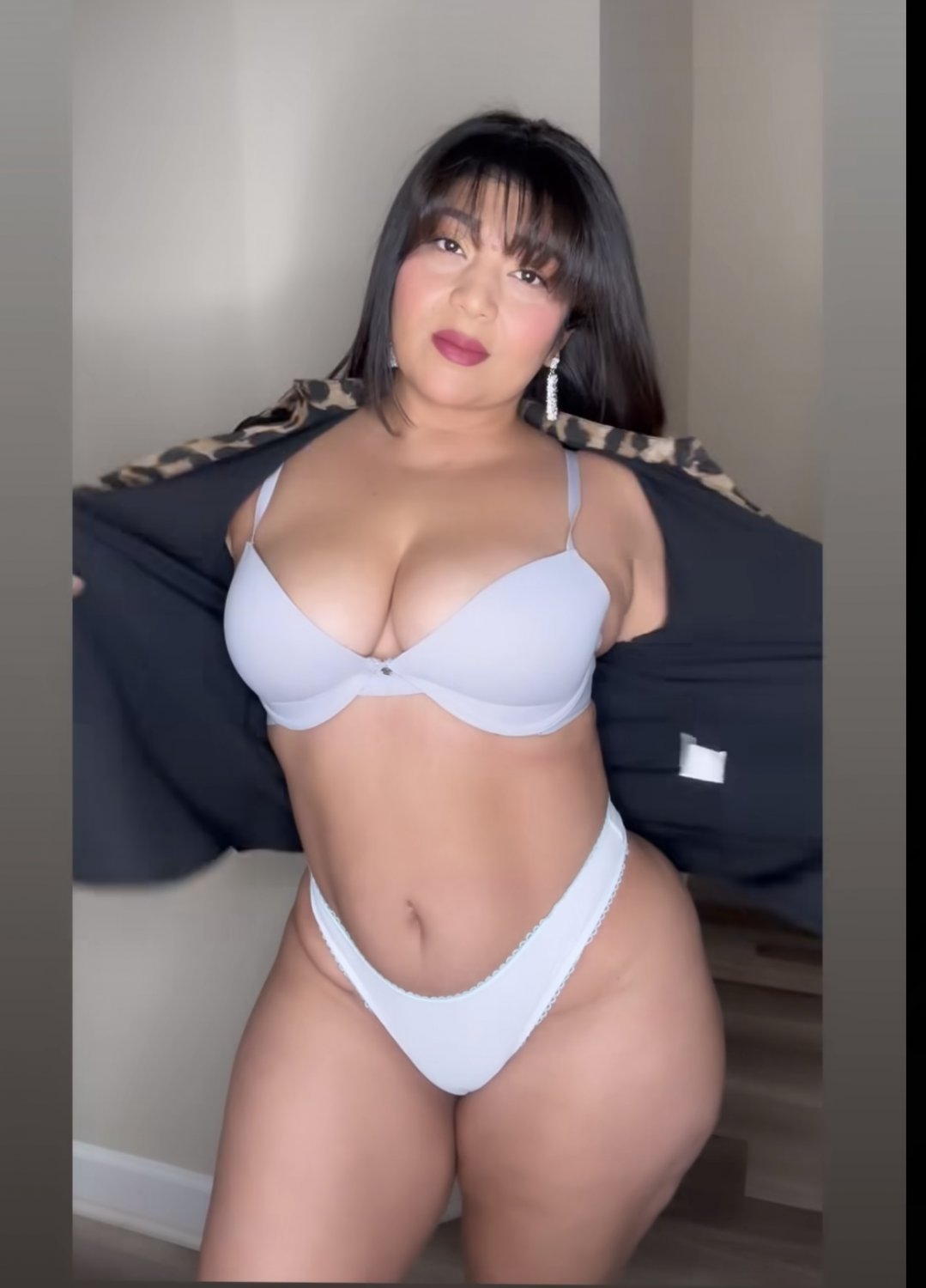 cody stites recommends Latina mom bbc