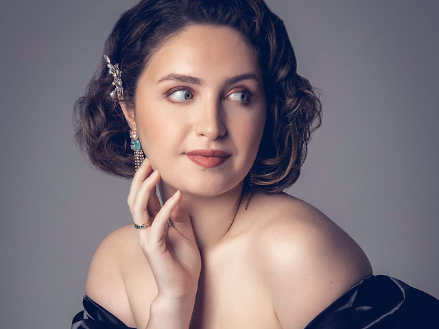 ahmad almnla recommends Isabella Soprano