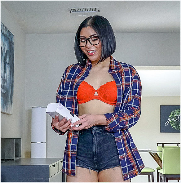 emerald loves porn - amateur tits pic mistress nina birch
