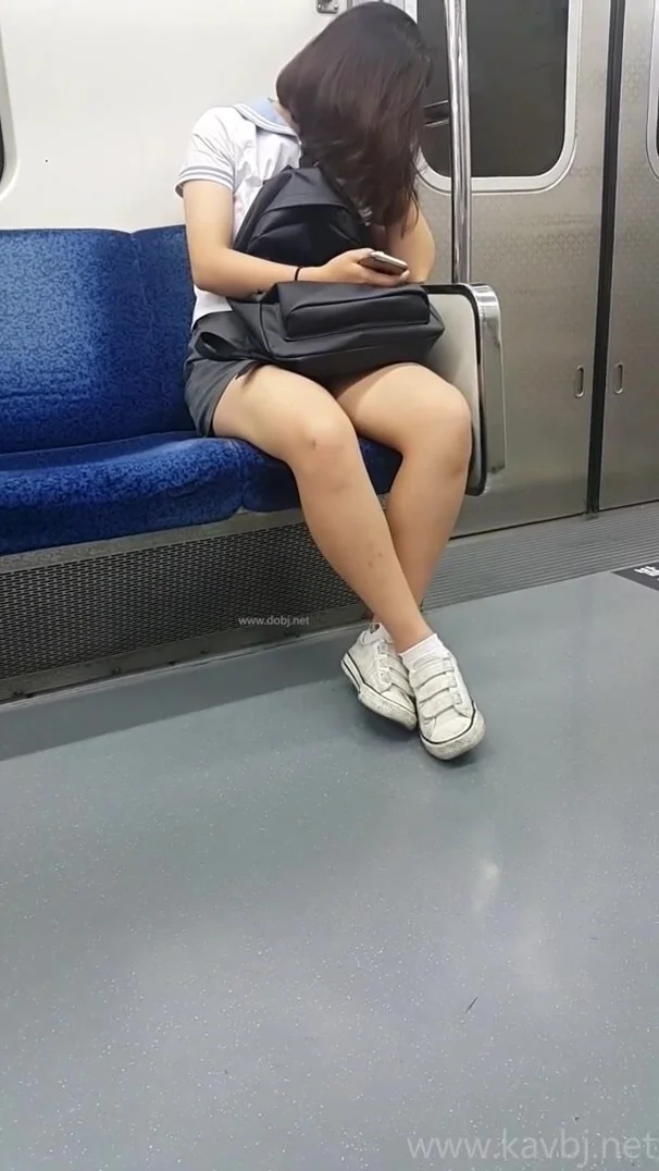 carol fricker recommends korean up skirt pic