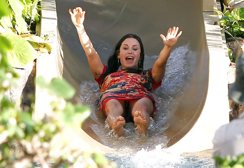 courtney cox nip slip - secretcrush onlyfans nude guys camping