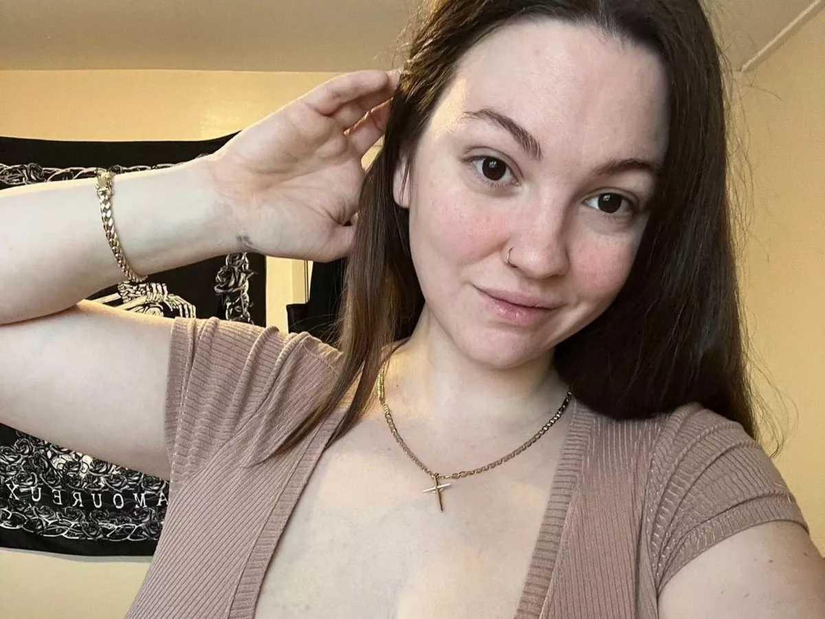 charlie boustani recommends hairy big tits mom pic