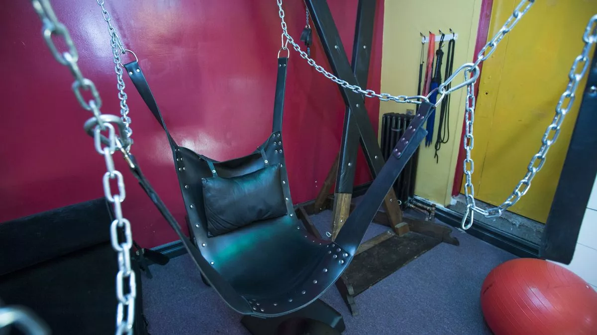 akihiro yamamoto recommends Swinging Hanging Tits