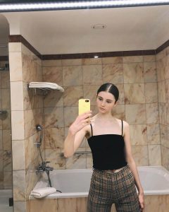 thomasin mckenzie bikini - brittany andrews johnny love digital desire videos
