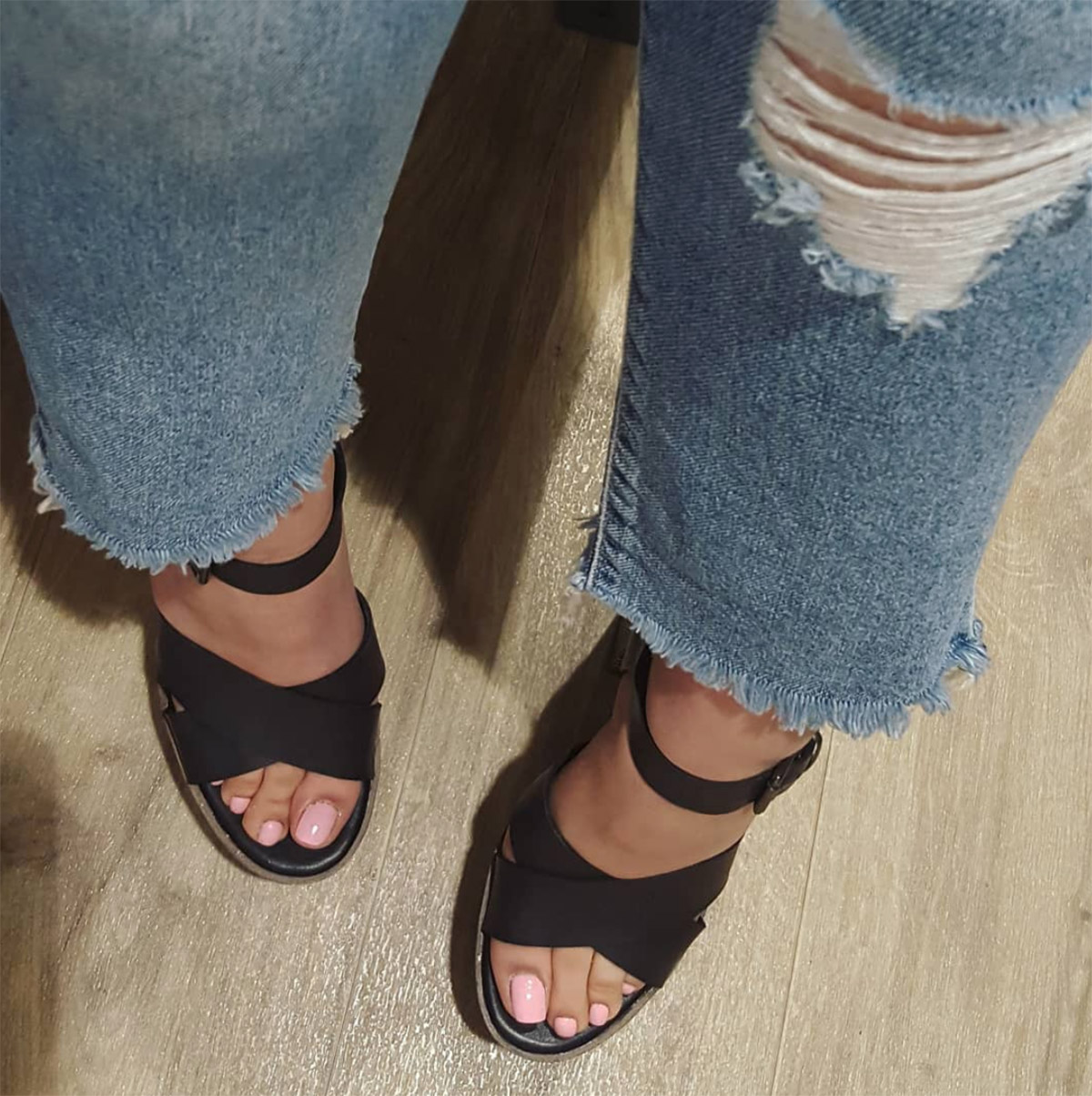 german feet porn - lola krit vienna rose xxx