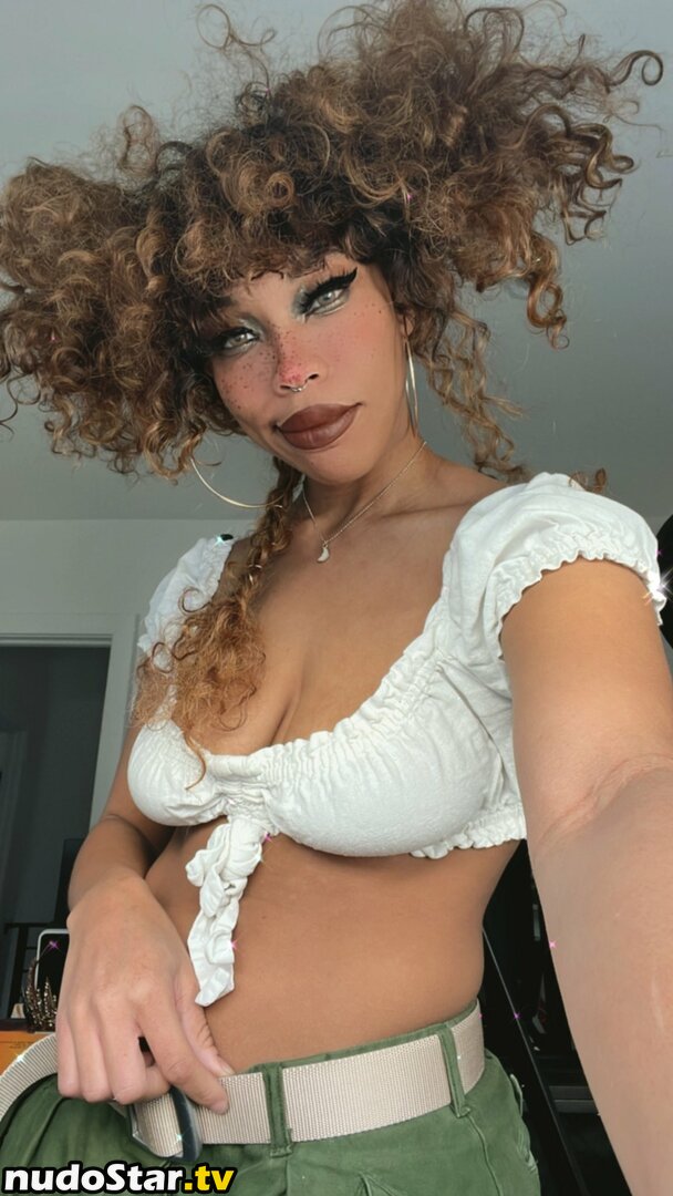 Top pics of collette paterson's XXX archive barbara heron add photo