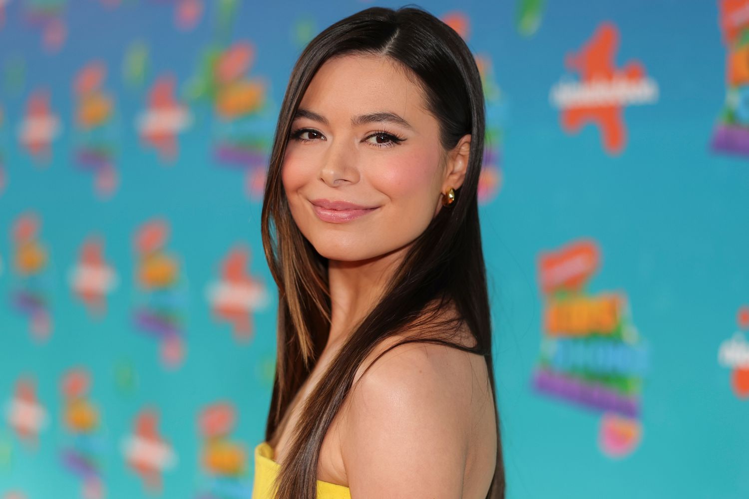 billy algas like boobs miranda cosgrove photo abeer nasser recommends masterbating at work pic