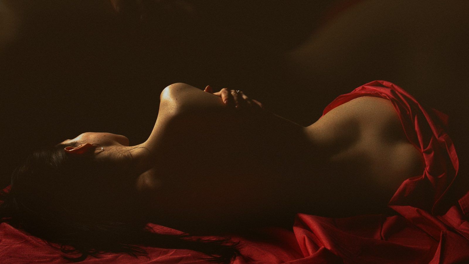 aisling halligan like big breast massage japanese photo christopher john franklin recommends shiny bondage pic