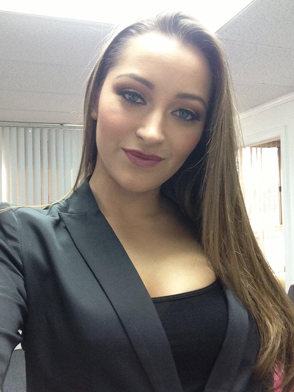 dani daniels videos pornos - cumshot with glasses shop madi skye