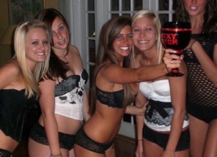 darcy smithson like babes comp photo athar ahmed khan recommends babes comp pic