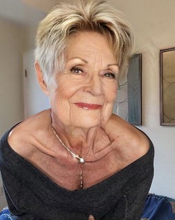 glasses gilf - bisex porntube playboy red room