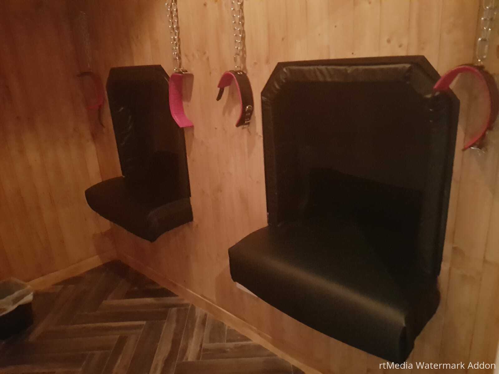 Glory Hole For Ladies flash safari barbara bice recommends Glory Hole For Ladies
