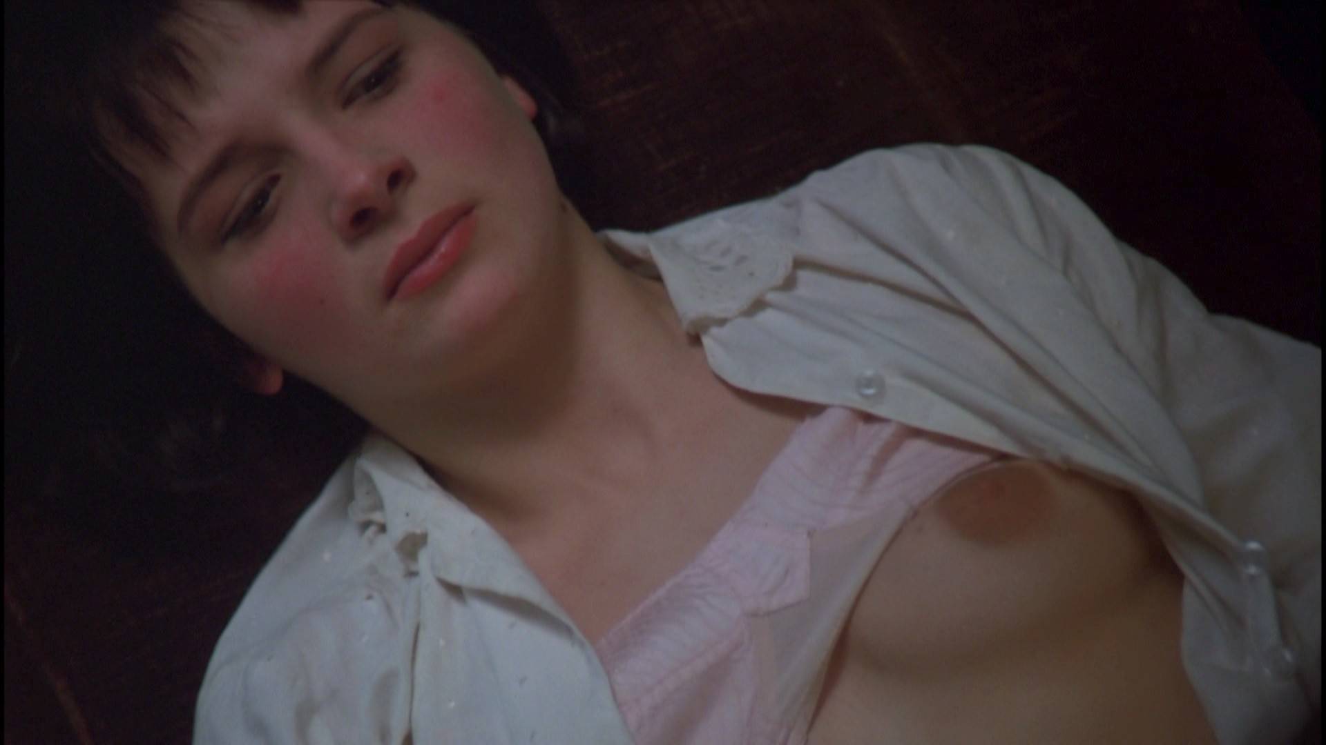 juliette binoche nude - firm breast porn sensory deprivation bdsm