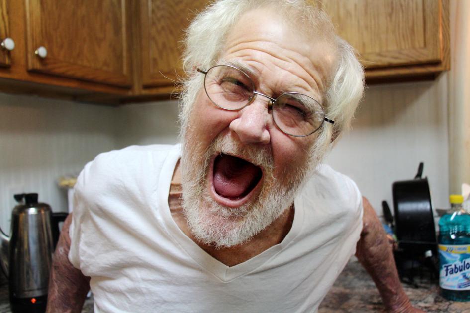 grandpa gets a blow job - face sitting bikini ann angel videos