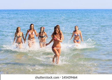 Naked Teenagers On The Beach discussione continuum