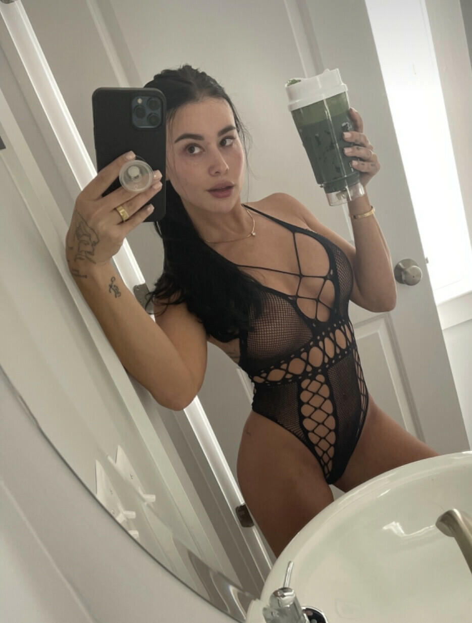 devorah roloff porn - creamepie pics wife spreads her legs