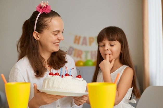 licking daughter