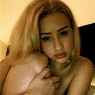 Tits kara eskorte jenter Sextape Leaked connie tumblr