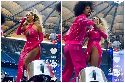 deanne carroll recommends Big Boobs Pop Out