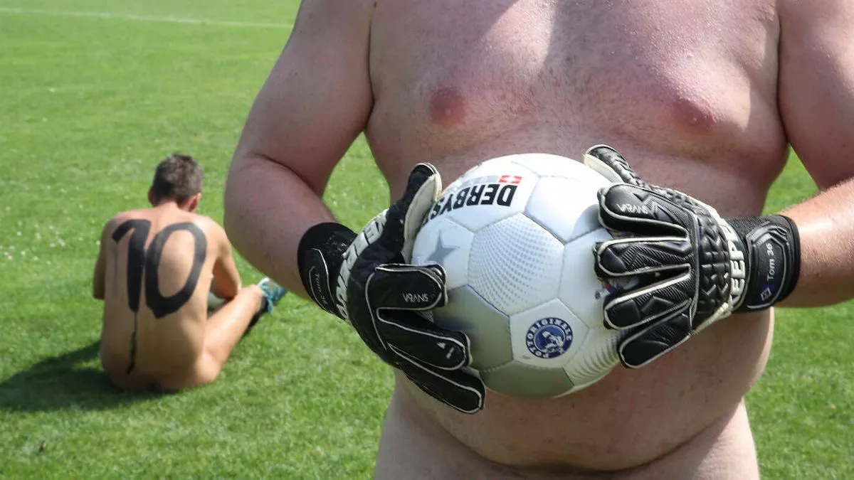 andrea poremba like nude fotball photo akas hasan recommends nude fotball pic