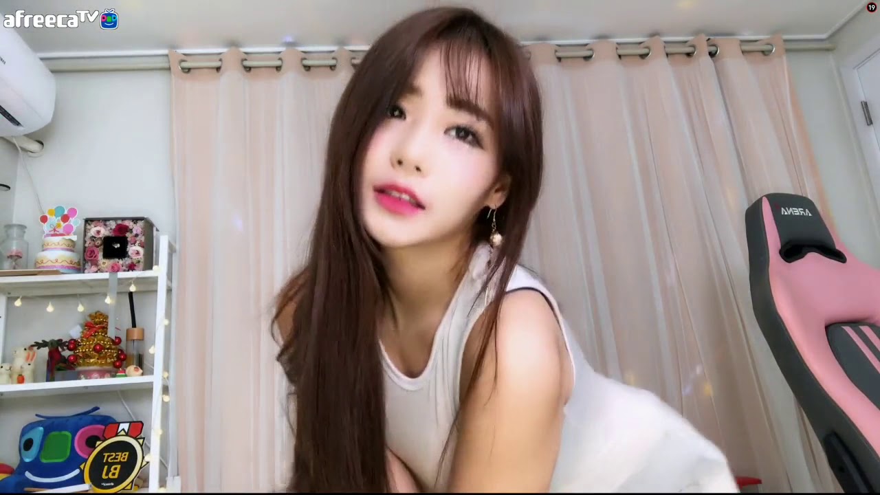 korean bj 19 - chrstina lucci anya clouds leaked